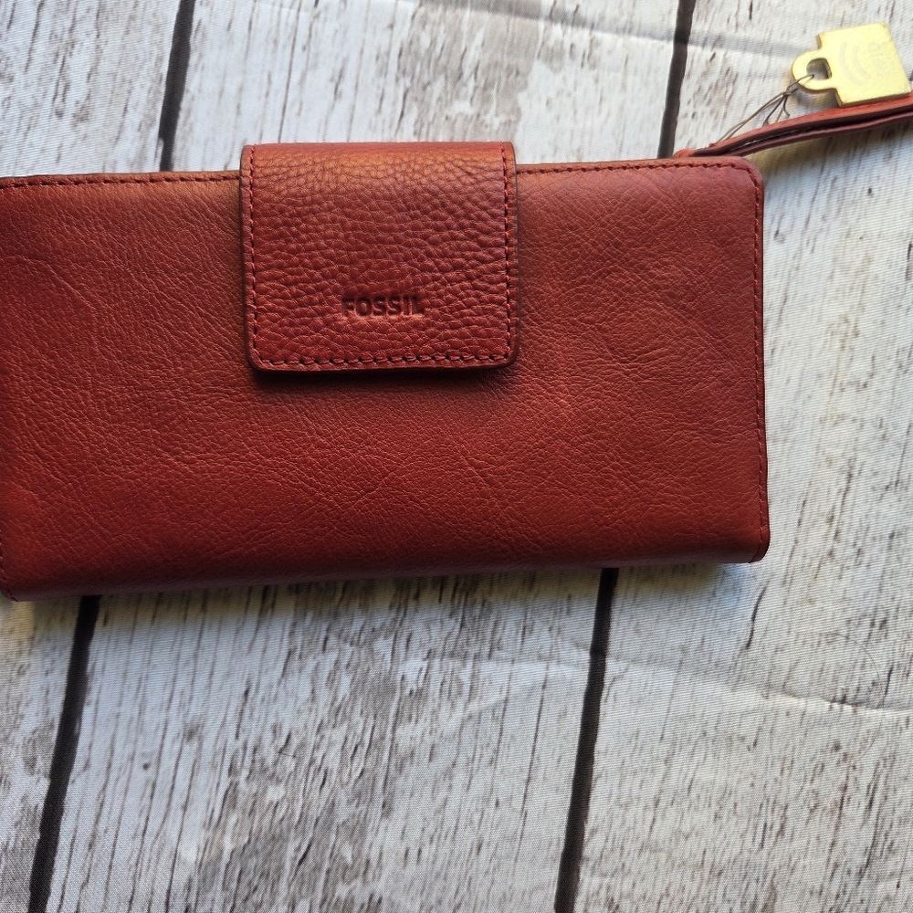 Fossil RFID Leather Zip Around Wallet in Red – NWT